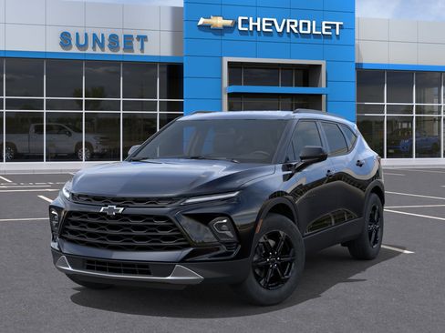 New 2026 Chevrolet Blazer LT w/ Convenience Package FWD image 6
