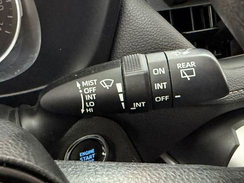 Used 2022 Toyota RAV4 XLE w/ Convenience Package FWD image 13