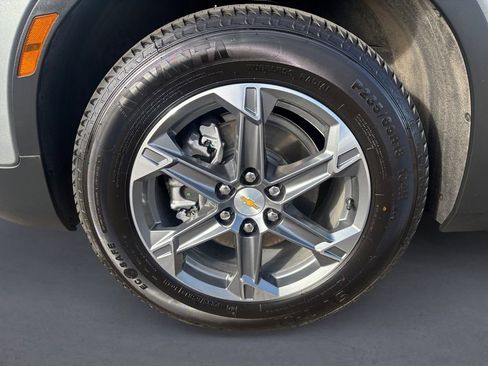 Used 2025 Chevrolet Blazer LT image 9