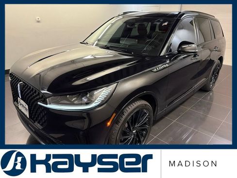 Certified 2025 Lincoln Aviator Reserve w/ Jet Appearance Package AWD/4WD image 3