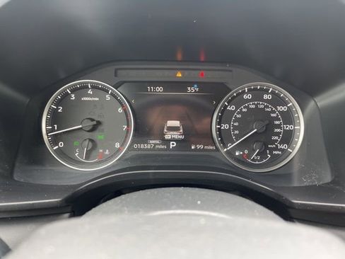 Used 2025 Mitsubishi Outlander SE image 13