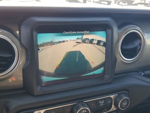 Used 2021 Jeep Wrangler Unlimited Sahara image 22