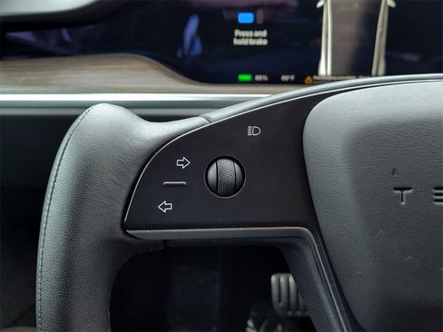 Used 2022 Tesla Model S image 22