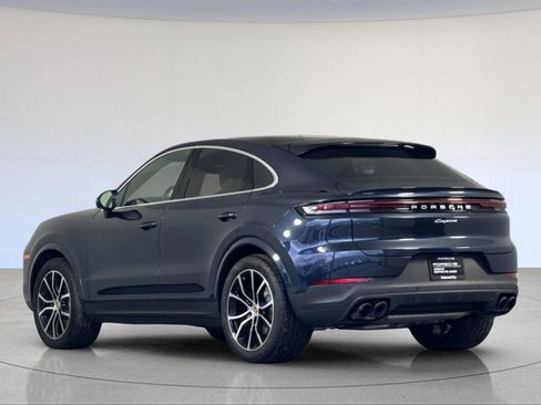 Certified 2025 Porsche Cayenne Coupe image 3