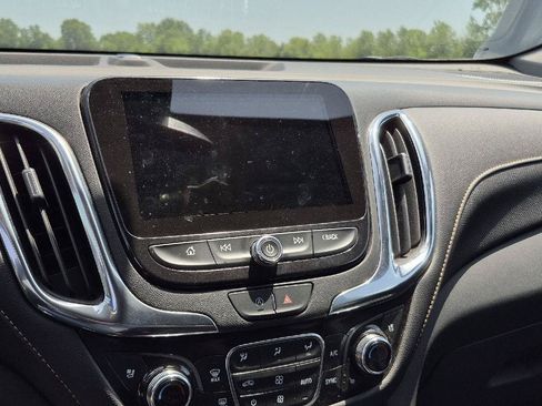 Used 2023 Chevrolet Equinox Premier FWD image 8