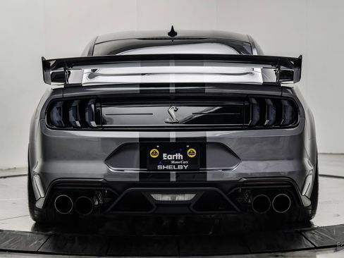 Used 2021 Ford Mustang Shelby GT500 w/ Carbon Fiber Track Pack RWD image 15