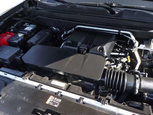 Used 2024 Chevrolet Colorado ZR2 w/ ZR2 Convenience Package III AWD/4WD image 14