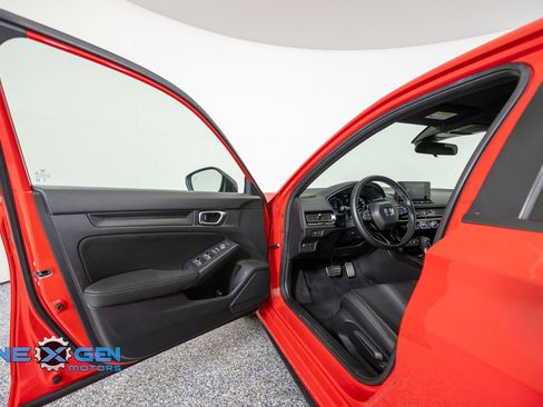 Used 2025 Honda Civic Sport image 9