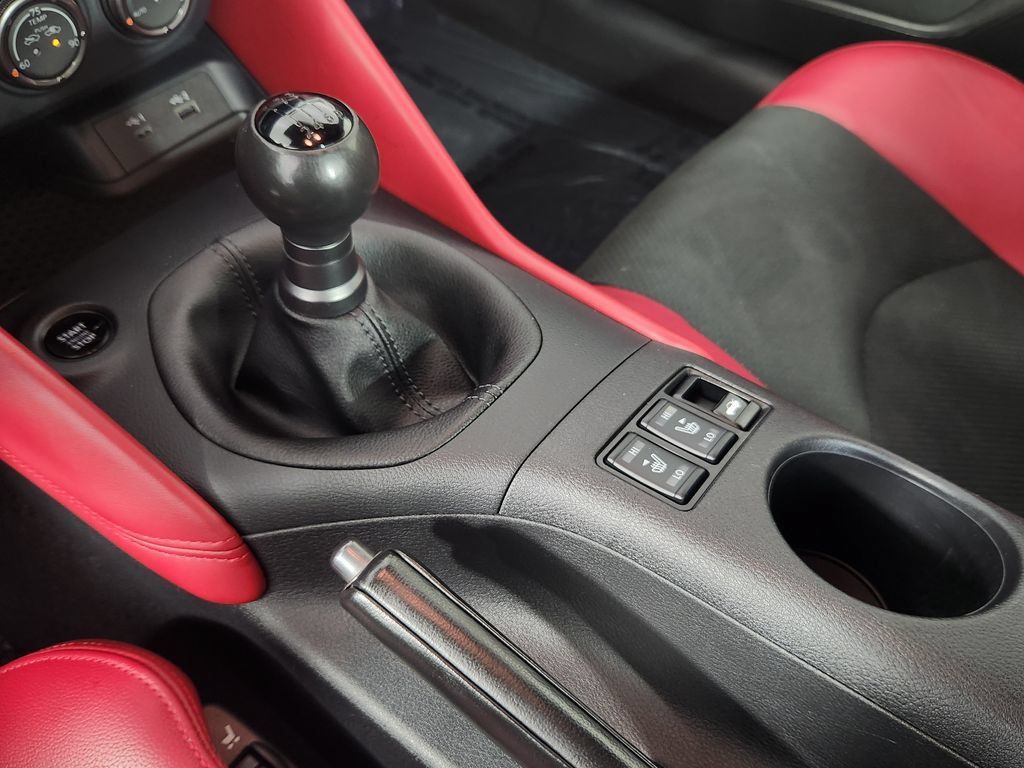 Used 2024 Nissan Z Performance w/ Floor Mat Package RWD image 27