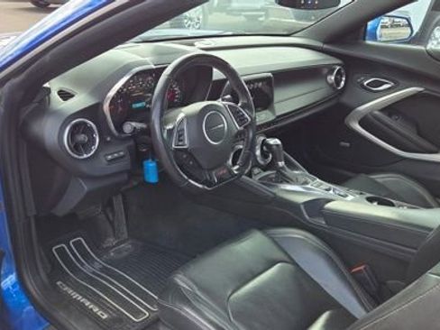 Used 2016 Chevrolet Camaro SS RWD image 3