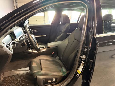 Used 2019 BMW 330i xDrive Sedan w/ Driving Assistance Package image 14