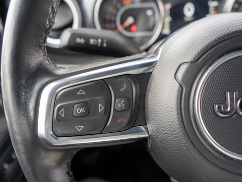 Used 2023 Jeep Wrangler Unlimited Sahara image 26