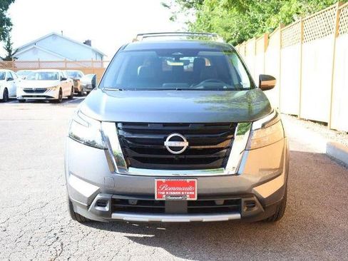 Certified 2025 Nissan Pathfinder Platinum FWD image 4