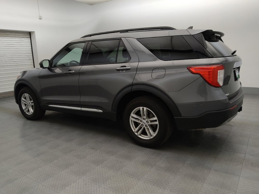 Used 2023 Ford Explorer XLT w/ Equipment Group 202A AWD/4WD image 3