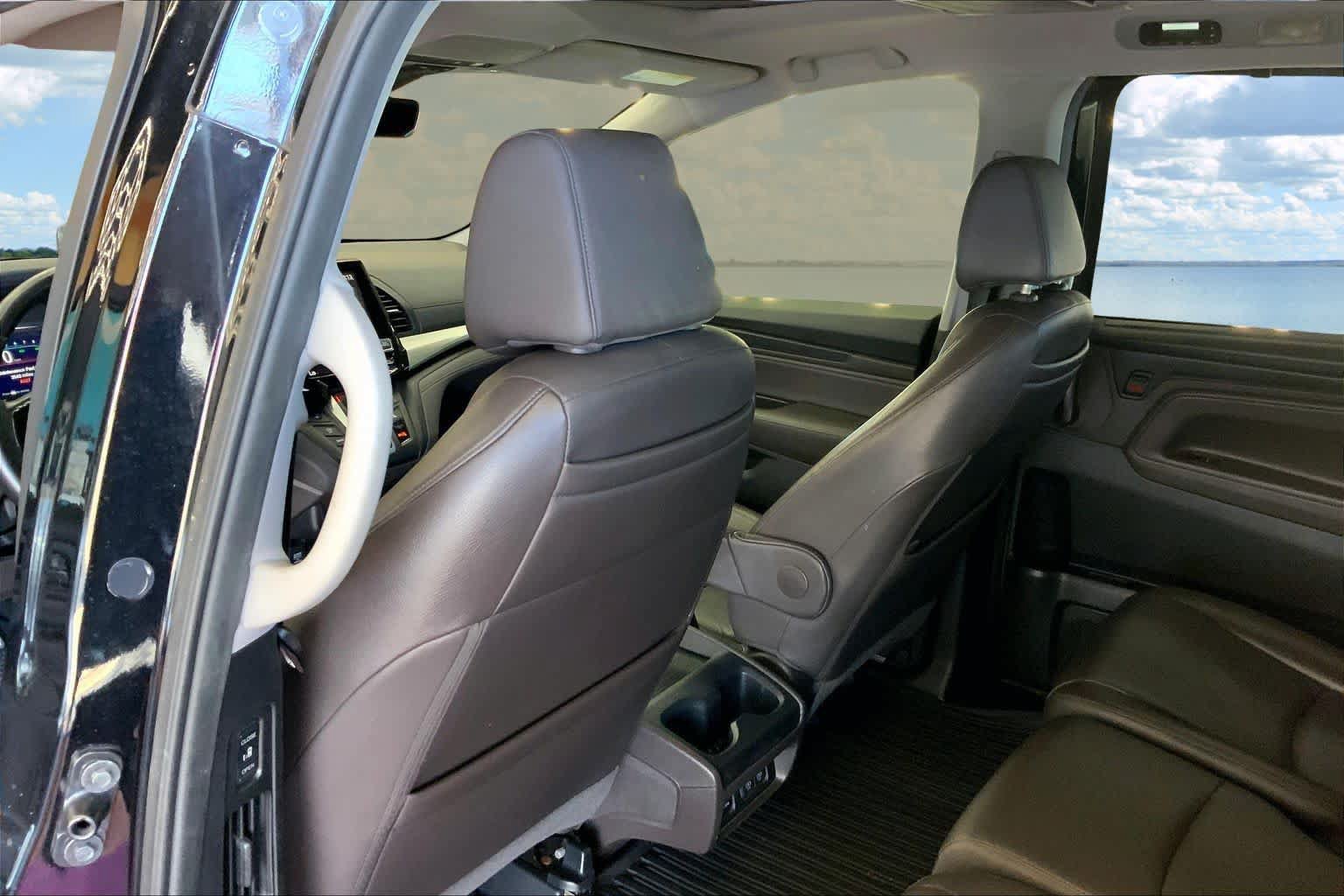 Used 2018 Honda Odyssey Touring image 12