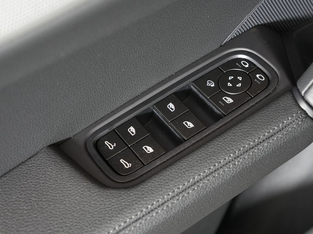 Certified 2026 Porsche Cayenne Coupe AWD/4WD image 16