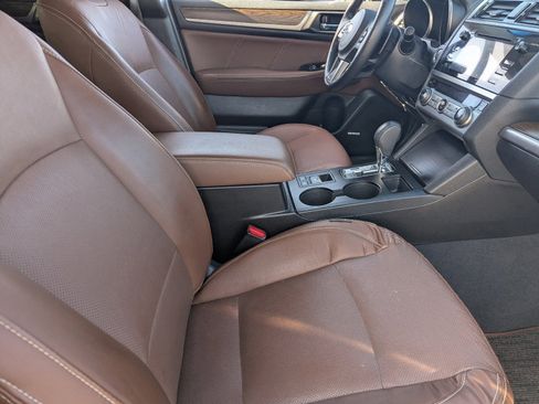 Used 2017 Subaru Outback 2.5i Touring w/ Popular Package #5A image 12