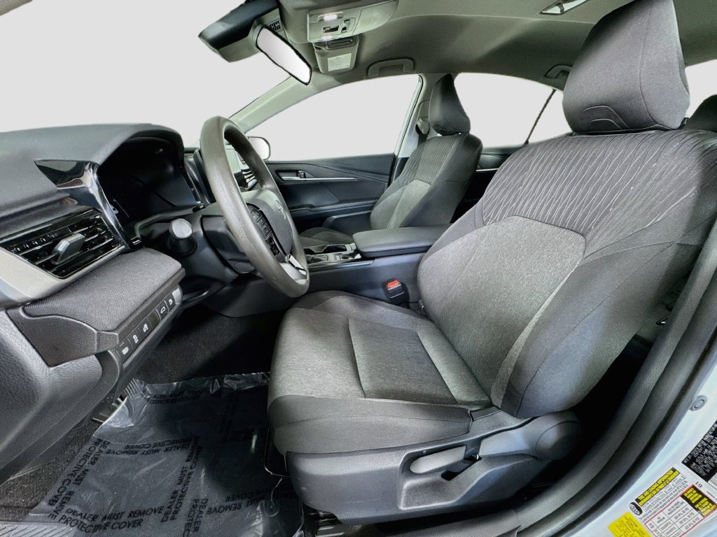 Used 2026 Toyota Camry LE FWD image 17