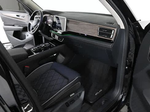 Used 2025 Volkswagen Atlas SEL Premium R-Line AWD/4WD image 11
