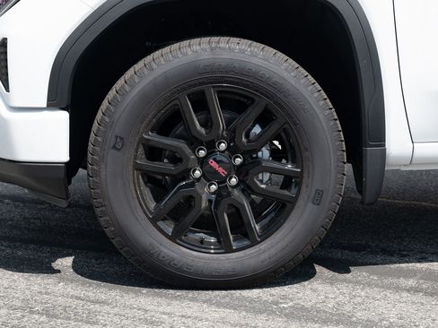 Used 2024 GMC Sierra 1500 Elevation image 9