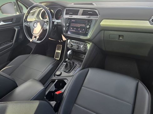 Used 2021 Volkswagen Tiguan SE R-Line image 28