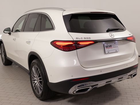 Used 2023 Mercedes-Benz GLC 300 4MATIC image 13