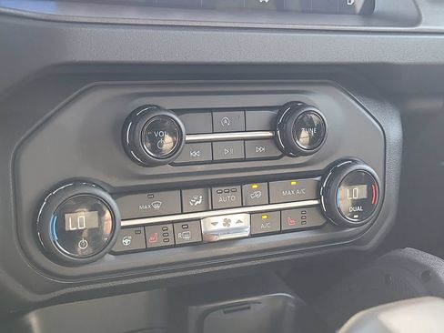Certified 2025 Ford Bronco Badlands AWD/4WD image 21