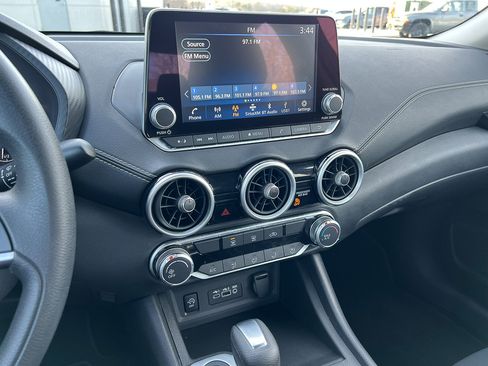 Used 2025 Nissan Sentra SV image 17