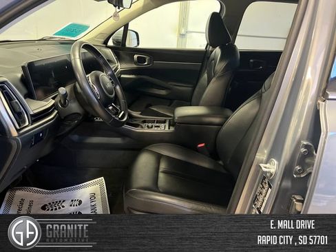 Used 2024 Kia Sorento S FWD image 18