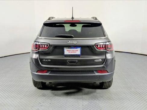 Used 2023 Jeep Compass Latitude image 6