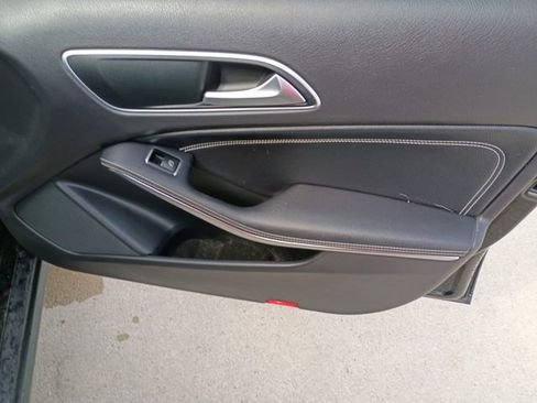 Used 2016 Mercedes-Benz GLA 250 4MATIC image 12