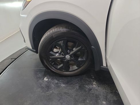 Certified 2025 Honda HR-V LX image 29