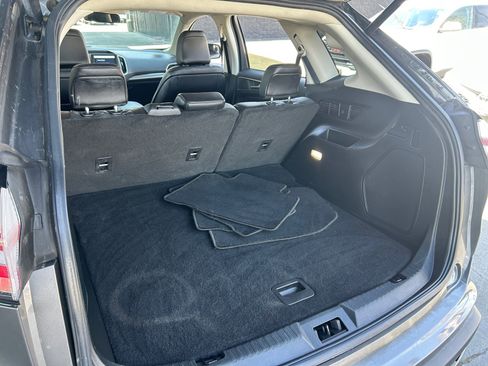 Used 2023 Ford Edge Titanium image 20