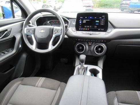 Used 2025 Chevrolet Blazer LT FWD image 14