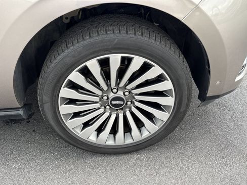 Used 2020 Lincoln Navigator L Reserve w/ Luxury Package AWD/4WD image 27