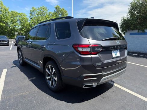 Certified 2025 Honda Pilot Elite image 3