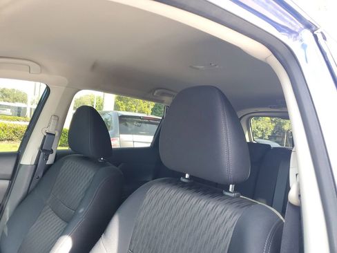 Used 2018 Nissan Rogue S image 22