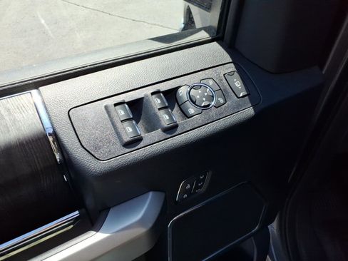Used 2021 Ford F250 Lariat w/ Lariat Ultimate Package AWD/4WD image 17