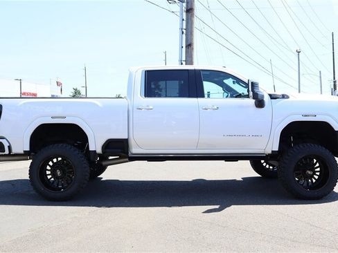 Used 2024 GMC Sierra 3500 Denali Ultimate AWD/4WD image 6
