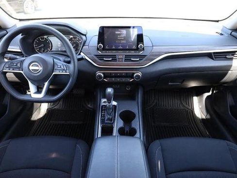 Certified 2025 Nissan Altima 2.5 SV image 21