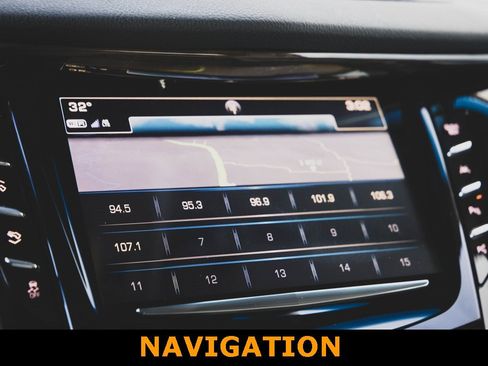 Used 2018 Cadillac Escalade Luxury image 4