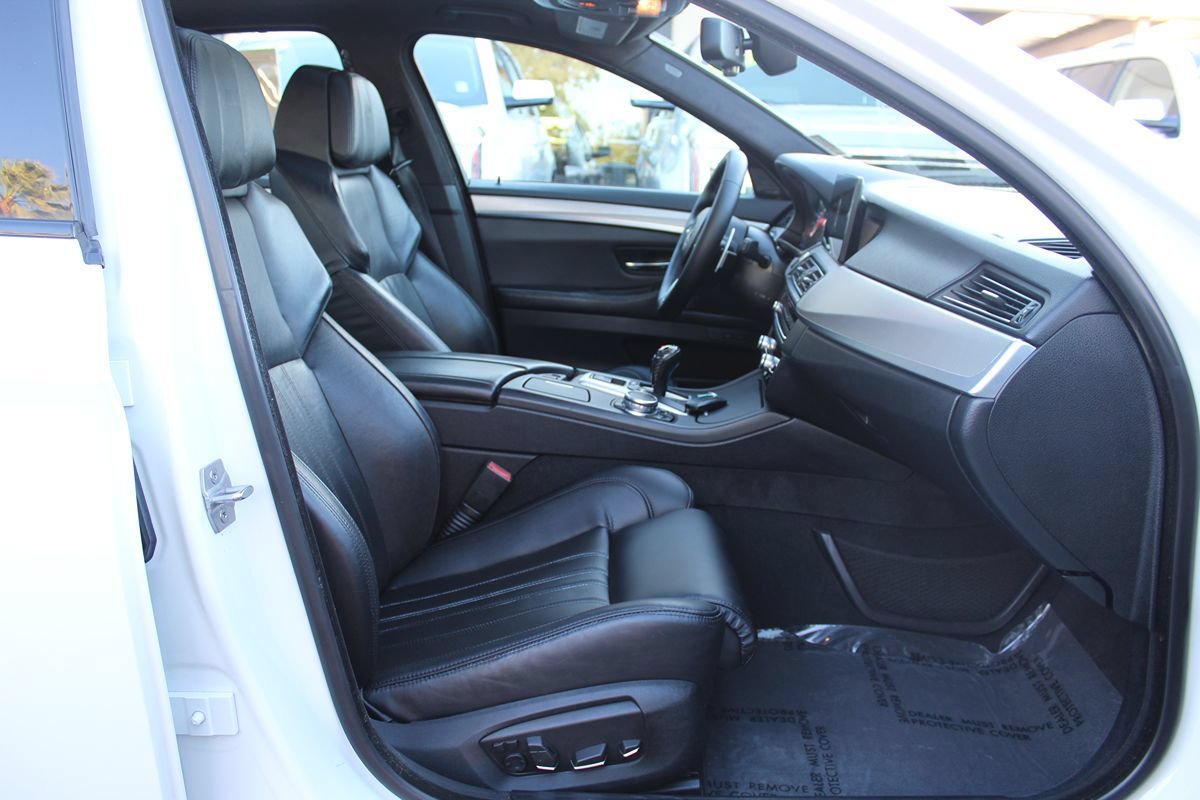 Used 2015 BMW M5 RWD image 22
