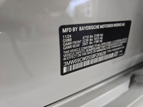 Used 2025 BMW 330i Sedan w/ M Sport Package image 32