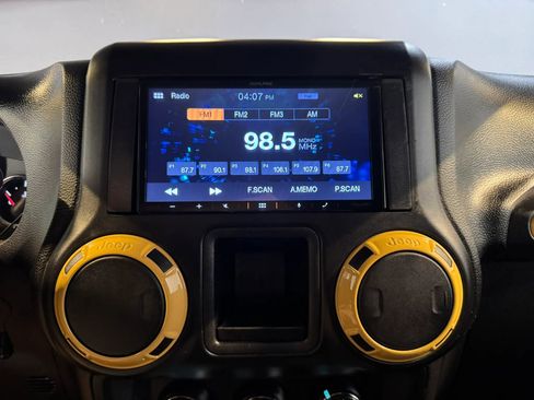 Used 2013 Jeep Wrangler Sport AWD/4WD image 14