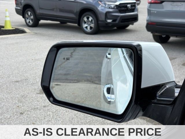 Used 2019 Chevrolet Traverse Premier w/ Driver Confidence II Package FWD image 36