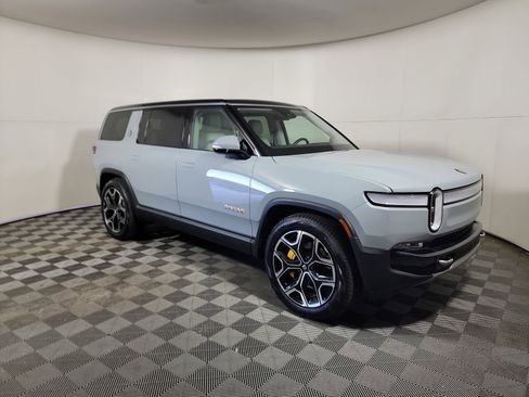 Used 2024 Rivian R1S Adventure AWD/4WD image 7