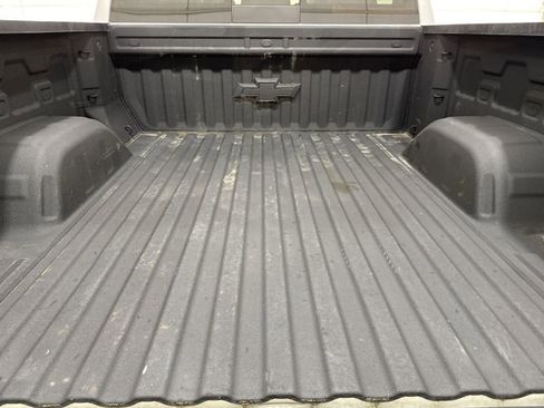 Used 2022 Chevrolet Silverado 1500 LT AWD/4WD image 25