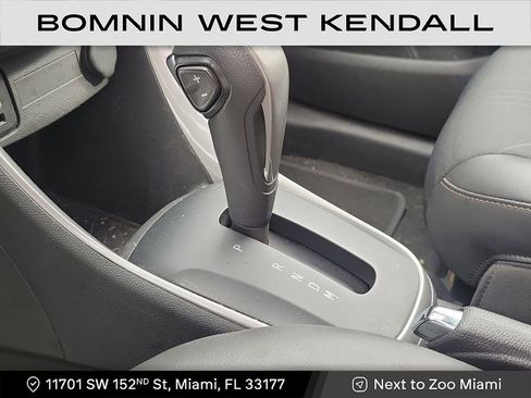 Used 2022 Chevrolet Trax LT w/ LT Convenience Package image 17