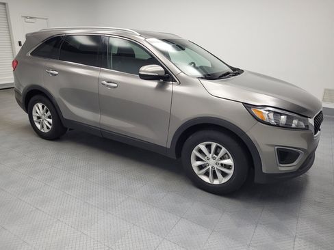 Used 2016 Kia Sorento LX w/ LX Convenience Package image 11