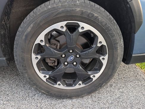 Used 2021 Subaru Crosstrek 2.0i Premium image 11